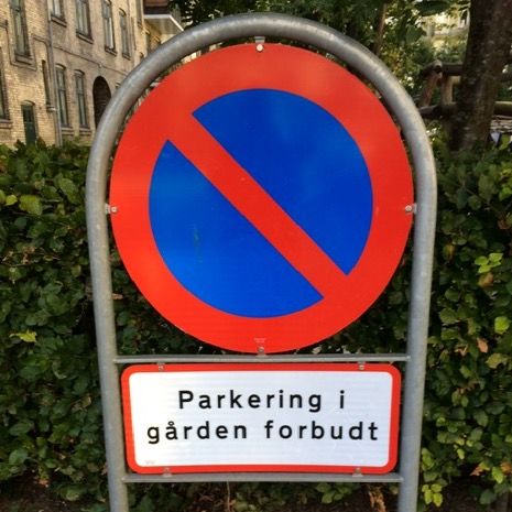 Gårdlauget Købkes Gård: Parkering Forbudt